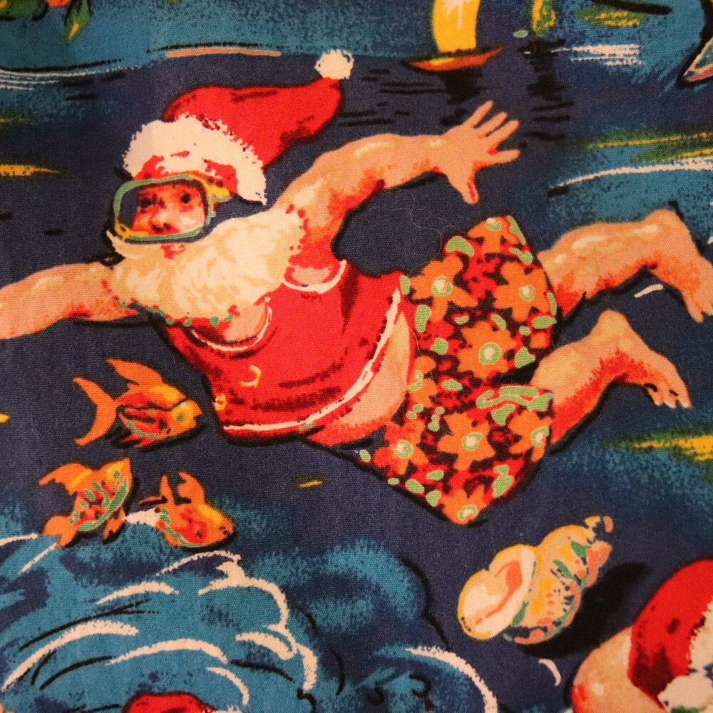 Santa is coming !  Santa in Hawaii theme mens 2 xl shirt  100% cotton